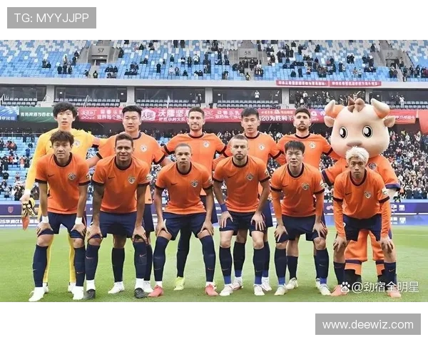 足球场上的咬人事件揭秘哪位明星球员曾因咬人而引发争议 足球场上的咬人事件揭秘哪位明星球员曾因咬人而引发争议