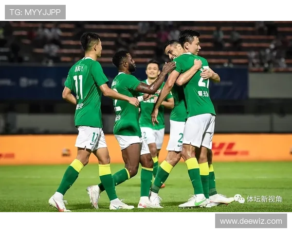 重庆足球队以55分领跑总决赛积分榜展现强劲实力与团队合作精神 重庆足球队以55分领跑总决赛积分榜展现强劲实力与团队合作精神