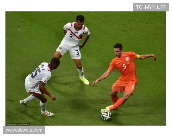 足球明星独特跑步姿势解析视频展现运动魅力与技巧的完美结合